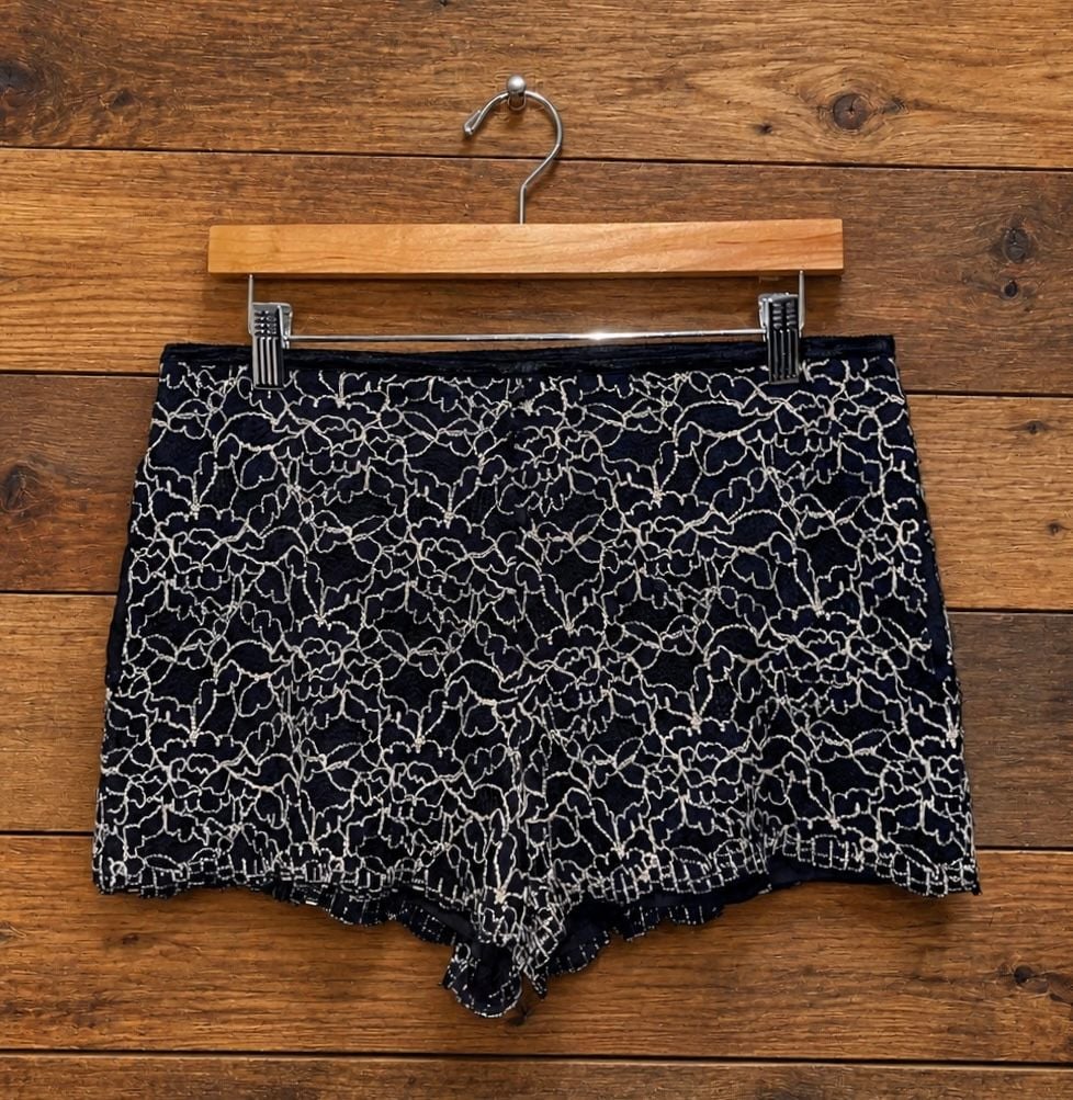 Dolce Vita Black Floral Lace High Waist Shorts XS Cream Contrast 9
