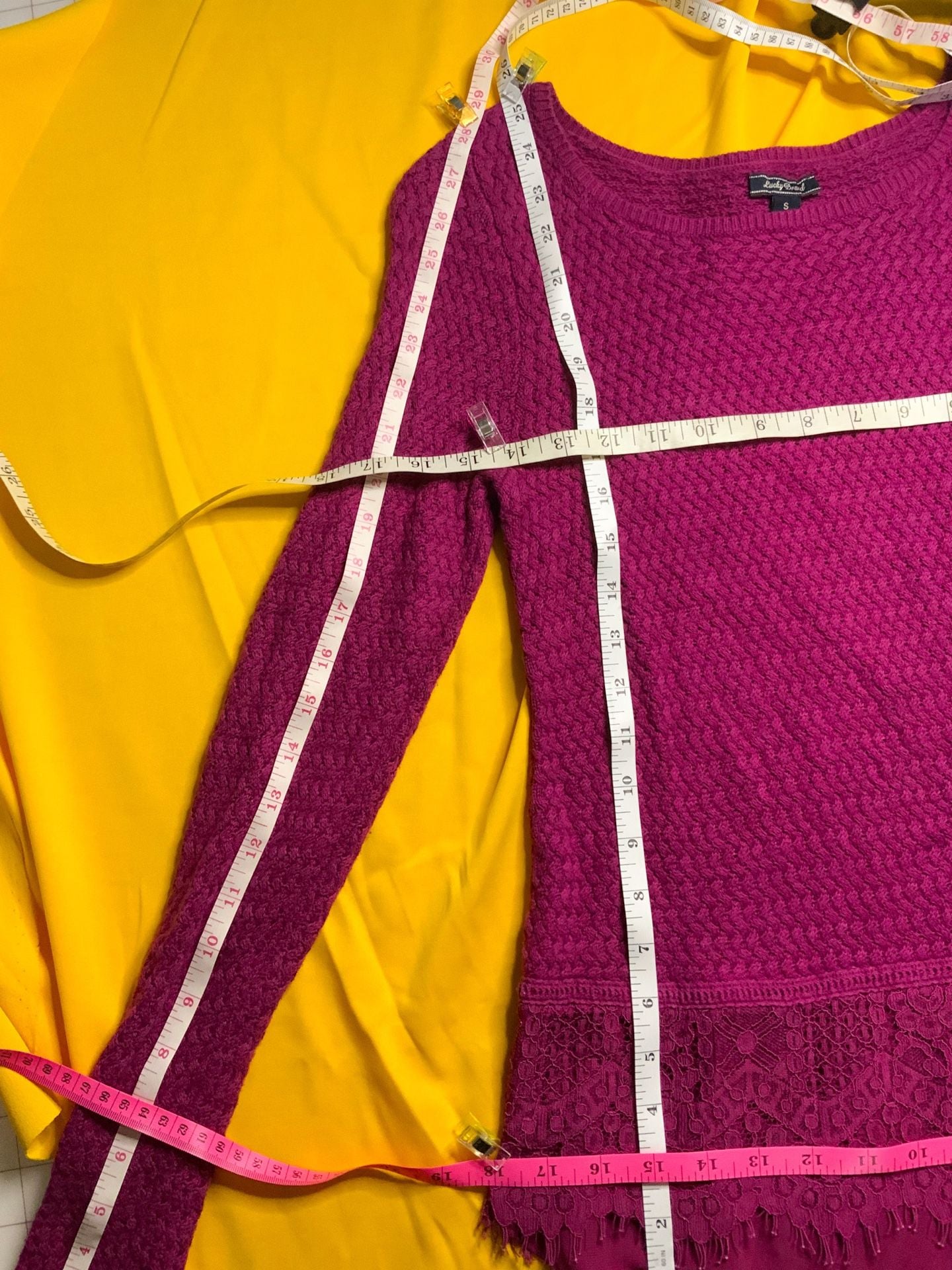 Lucky Brand Pullover Sweater Women’s Size S Magenta Knit Lace Hem 6