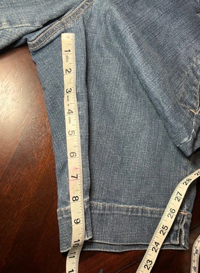 Gloria Vanderbilt Women Size 8 Denim Bermuda Shorts Stretch Jean Walking Shorts 7