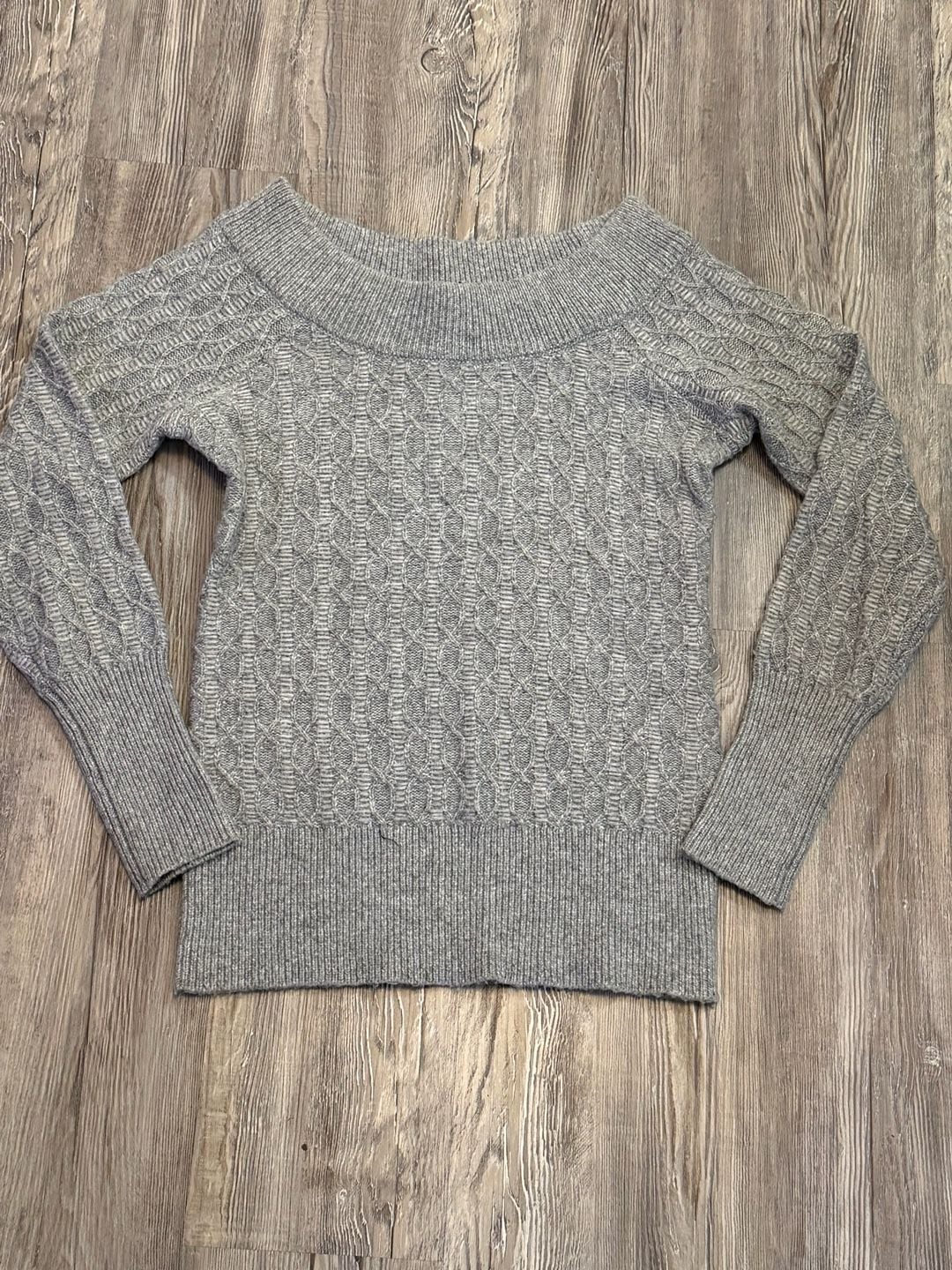 White House Black Market Sweater Size M Gray Cable Knit Off Shoulder 2