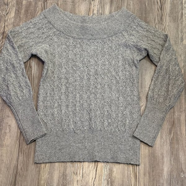 White House Black Market Sweater Size M Gray Cable Knit Off Shoulder