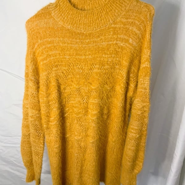 LC Lauren Conrad Fuzzy Mock Neck Sweater Women’s Size S Yellow