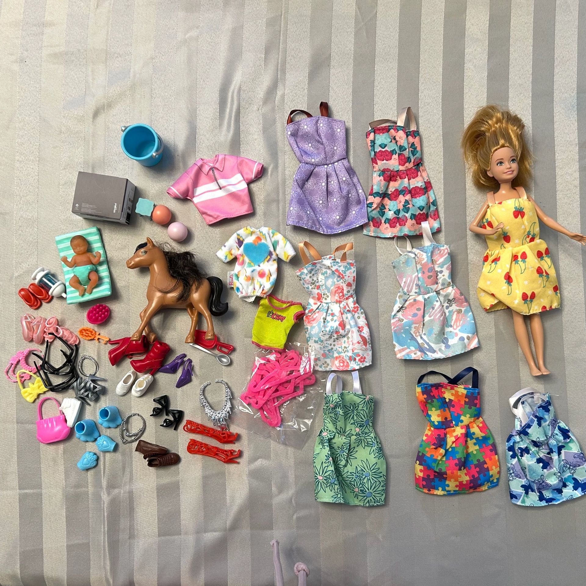 Barbie Doll Lot With Clothes Outfits And Accessories 4