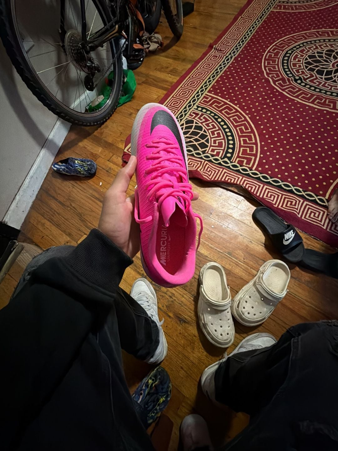 Mercurial Vapor 17 Academy Indoor/Court Low-Top Soccer Shoes. Nike.com, 2