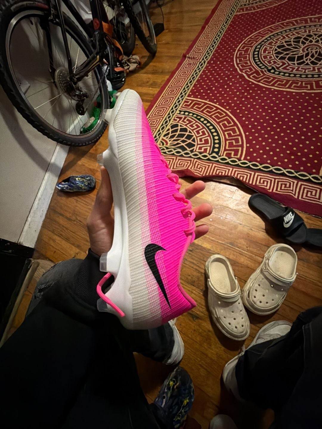 Mercurial Vapor 17 Academy Indoor/Court Low-Top Soccer Shoes. Nike.com, 5