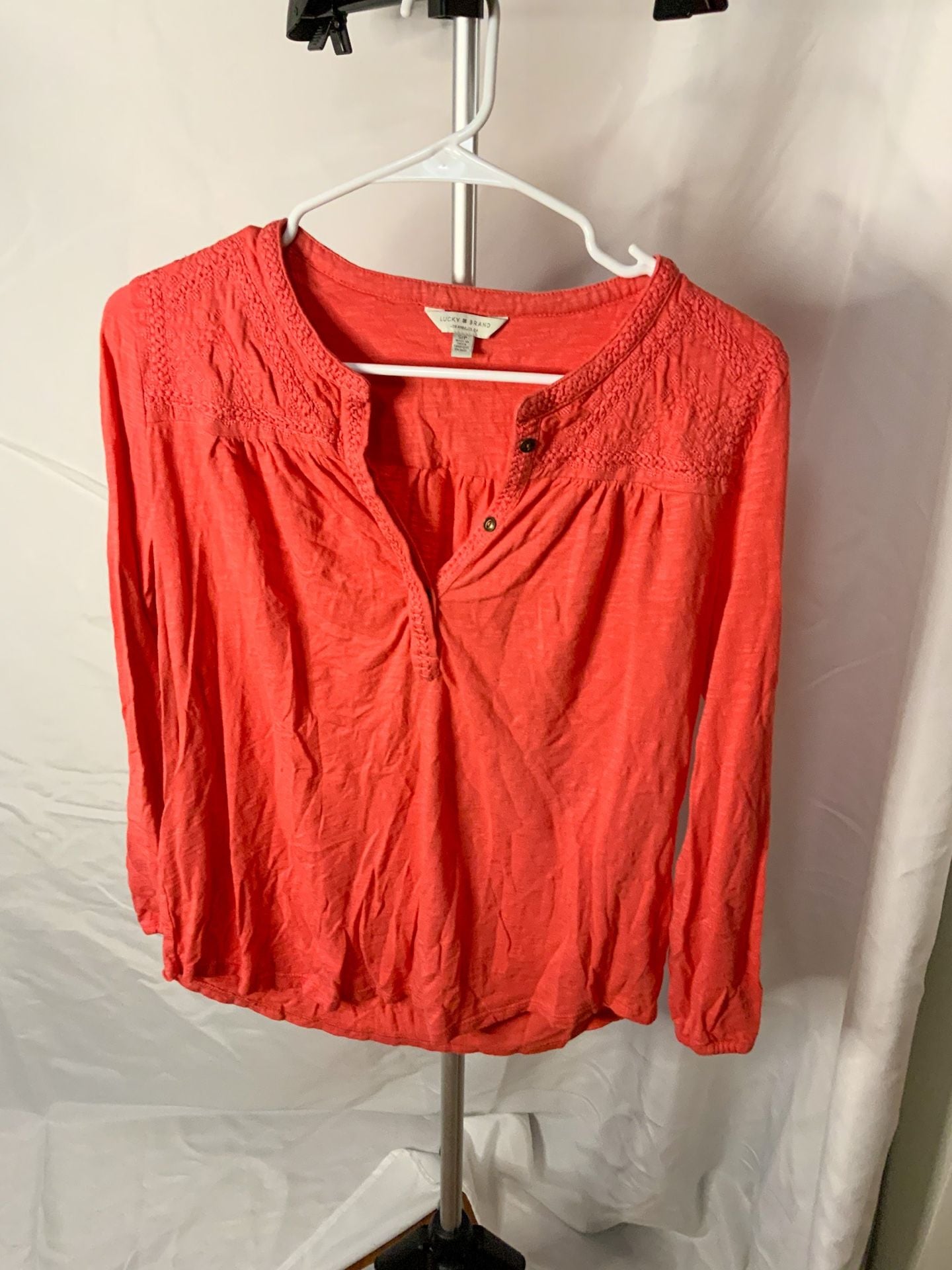Lucky Brand Embroidered Blouse Women’s Size S Coral 2
