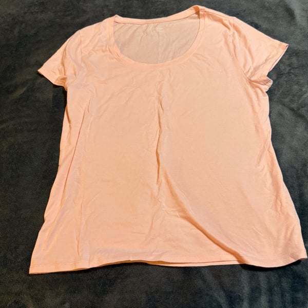 No Boundaries T-Shirt Size XXL Peach Short Sleeve Scoop Neck Basic Tee