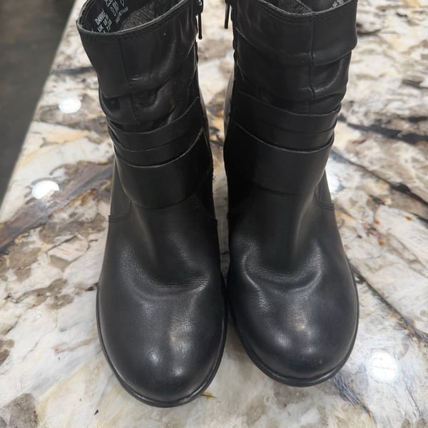 Hotter Danville Boots Size 7.5 Black Leather Ankle Buckle