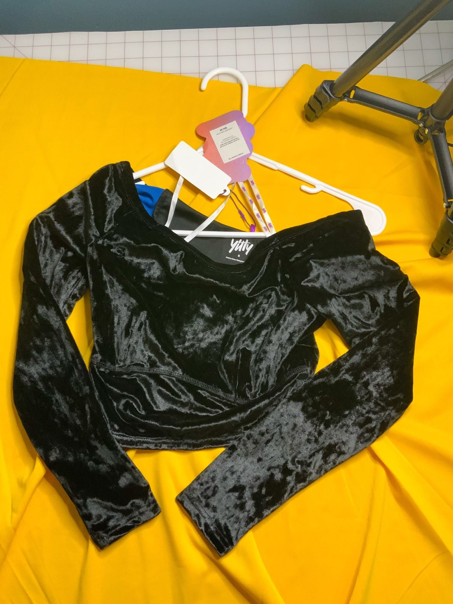 Yitty NWT Plushhy Shaping Top Women’s Size S Iconic Black Velvet 2