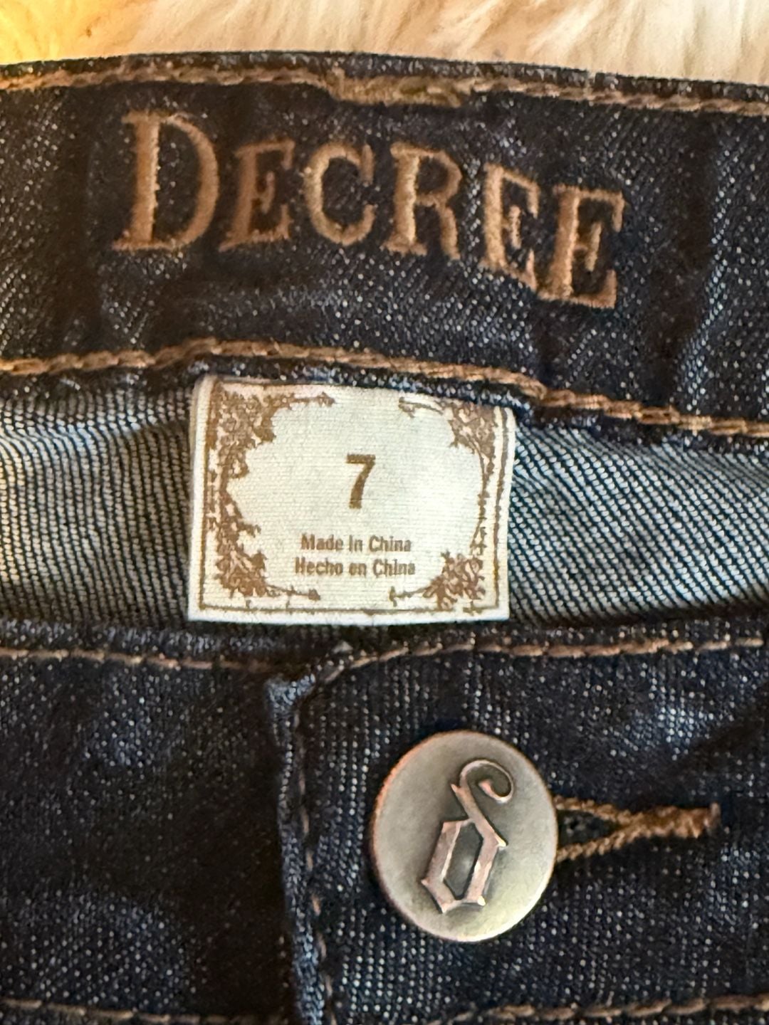 Decree Super Skinny Jeans Size 7 Dark Wash Distressed Denim 2