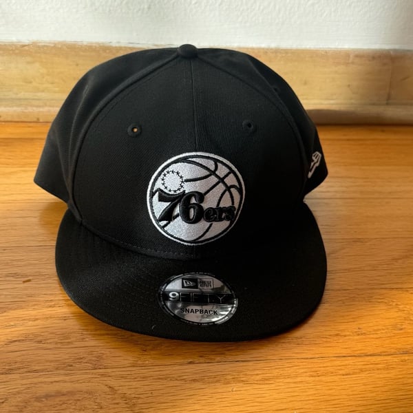 New Era Philadelphia 76ers 9FIFTY Snapback Hat One Size Black