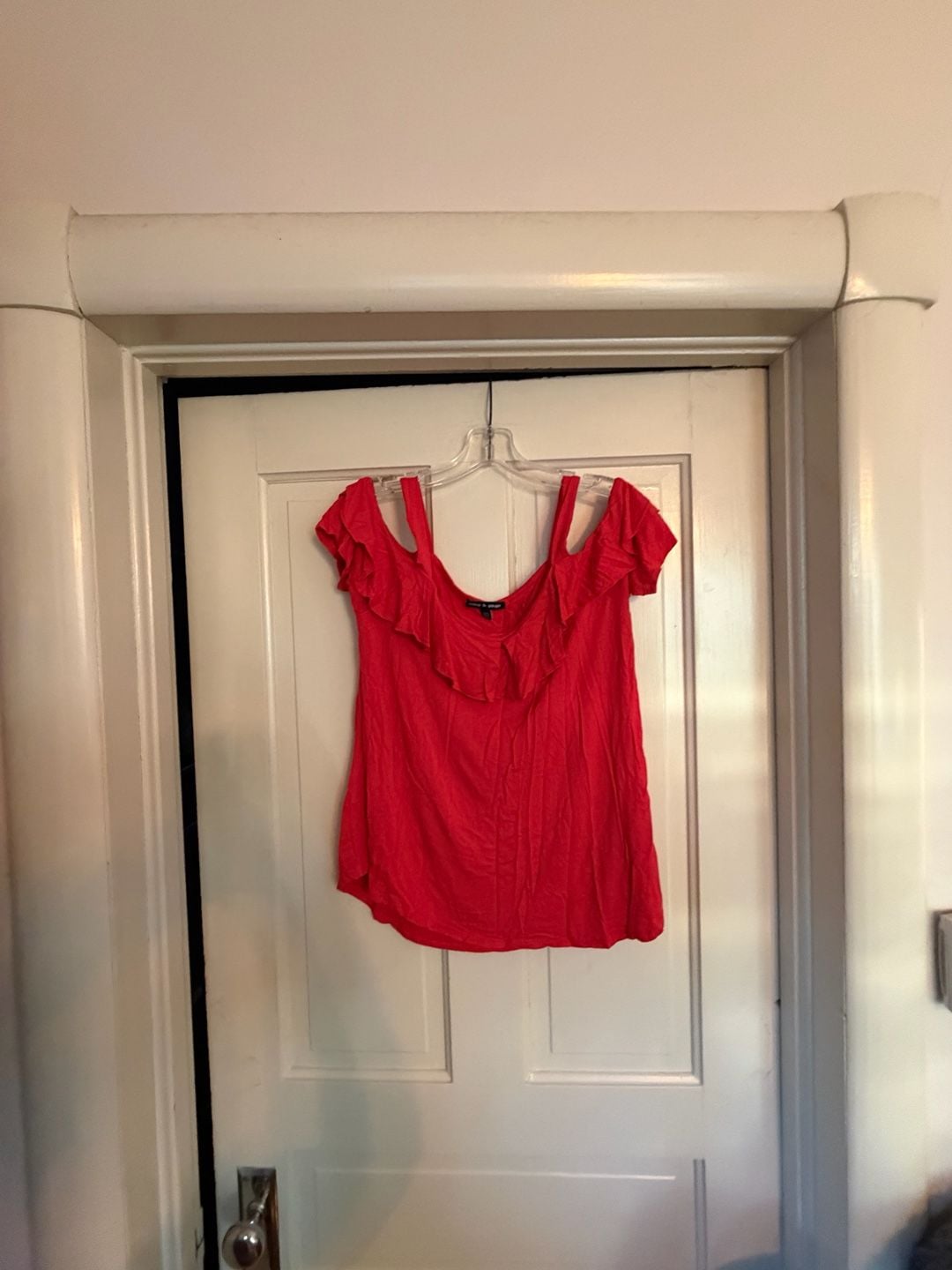 Cable & Gauge Cold Shoulder Blouse Size M Red Ruffle Viscose Spandex 2