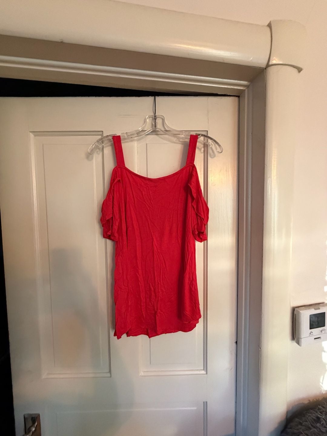 Cable & Gauge Cold Shoulder Blouse Size M Red Ruffle Viscose Spandex 7