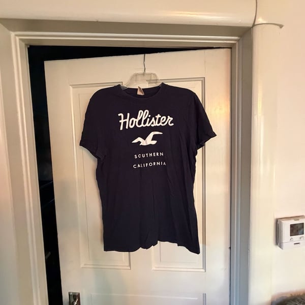 Hollister T-Shirt Size M Navy Blue Southern California Logo Graphic Tee