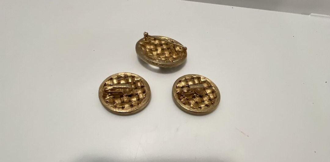 Sarah Coventry Woven Classic Gold Tone Brooch And Earrings Set 3