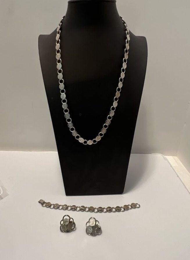 Sarah Coventry Young & Gay Necklace Bracelet Earrings Set Silver Tone 1