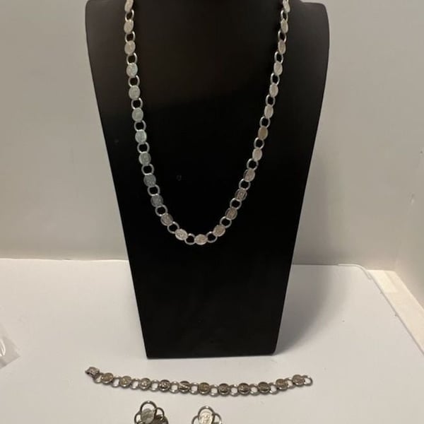 Sarah Coventry Young & Gay Necklace Bracelet Earrings Set Silver Tone