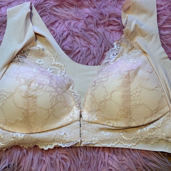 Unbranded Lace Front Closure Bra Size 5XL off white/cream color