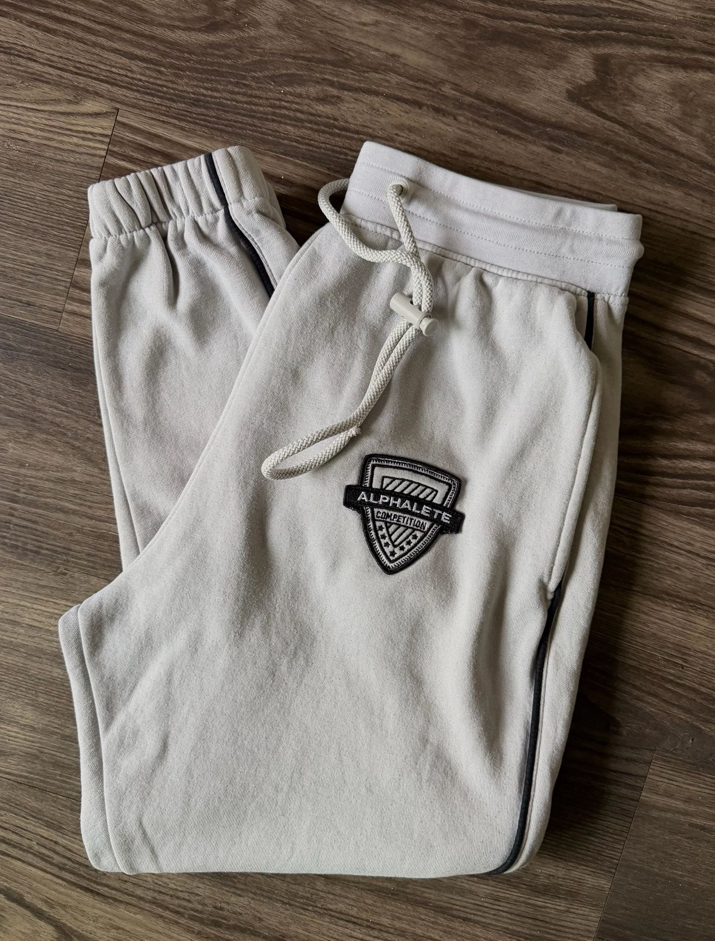 Alphalete Competition Joggers Size S Grey Sweatpants 10