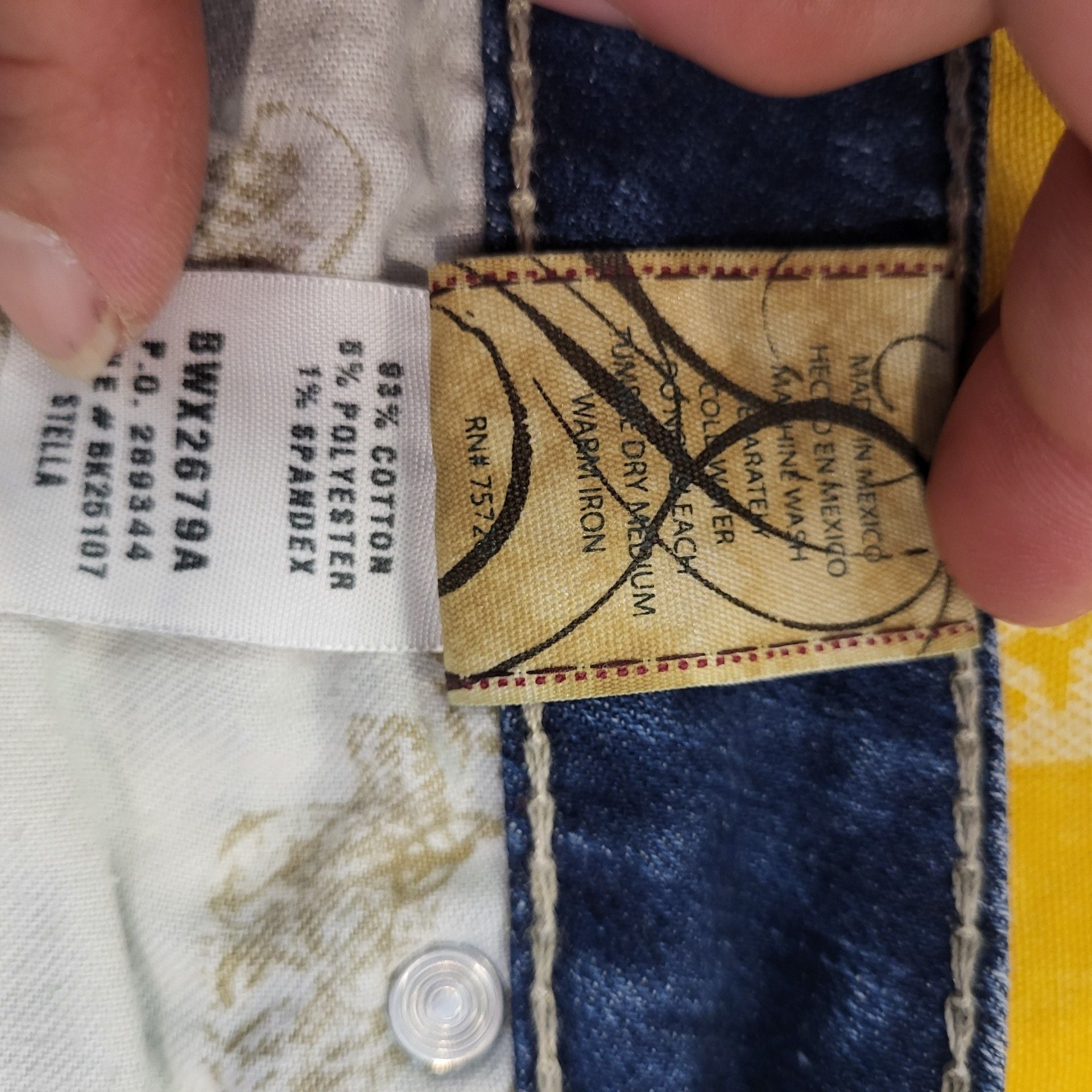 BKE Stella Capri Jeans Distressed Medium Wash Denim 5