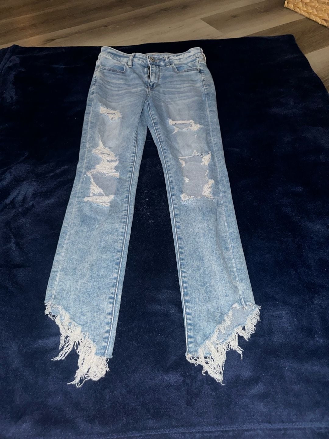American Eagle Distressed Fringe Hem Jeans Size 8 long 3