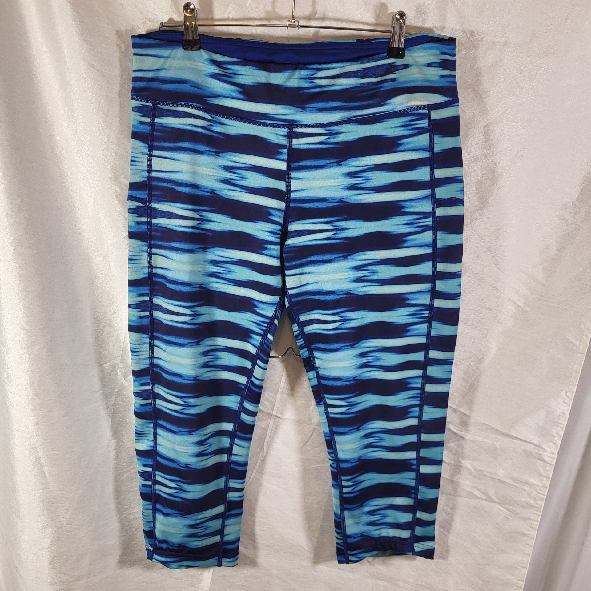 Lauren Ralph Lauren Active Leggings Size L Blue Printed Capri Pants 1