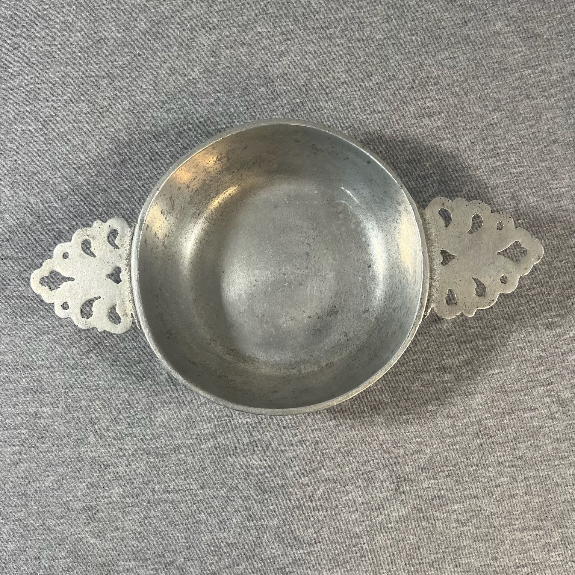 Wilton Armetale Plough Tavern Double Handled Pewter Porringer Bowl 1