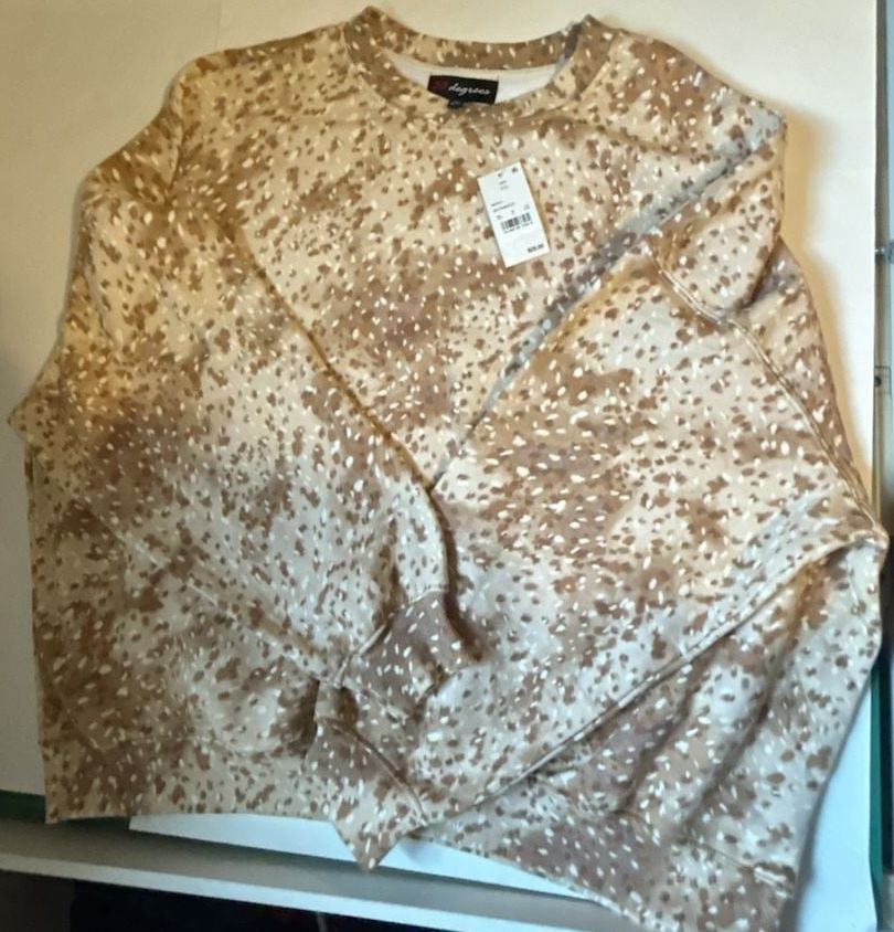 33 Degrees Sweatshirt Size XXL Brown White Doe Fawn Print Fleece 1