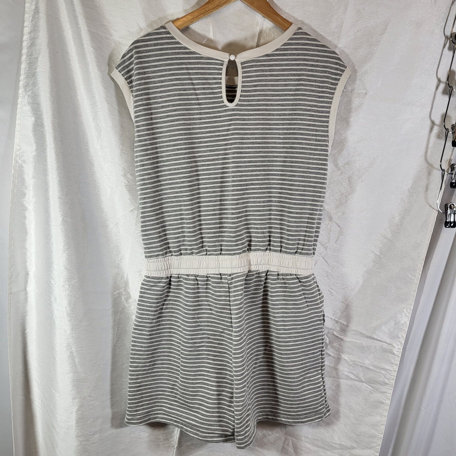 Dokotoo Striped Romper Size L Gray White Cap Sleeve Drawstring Waist Casual 3
