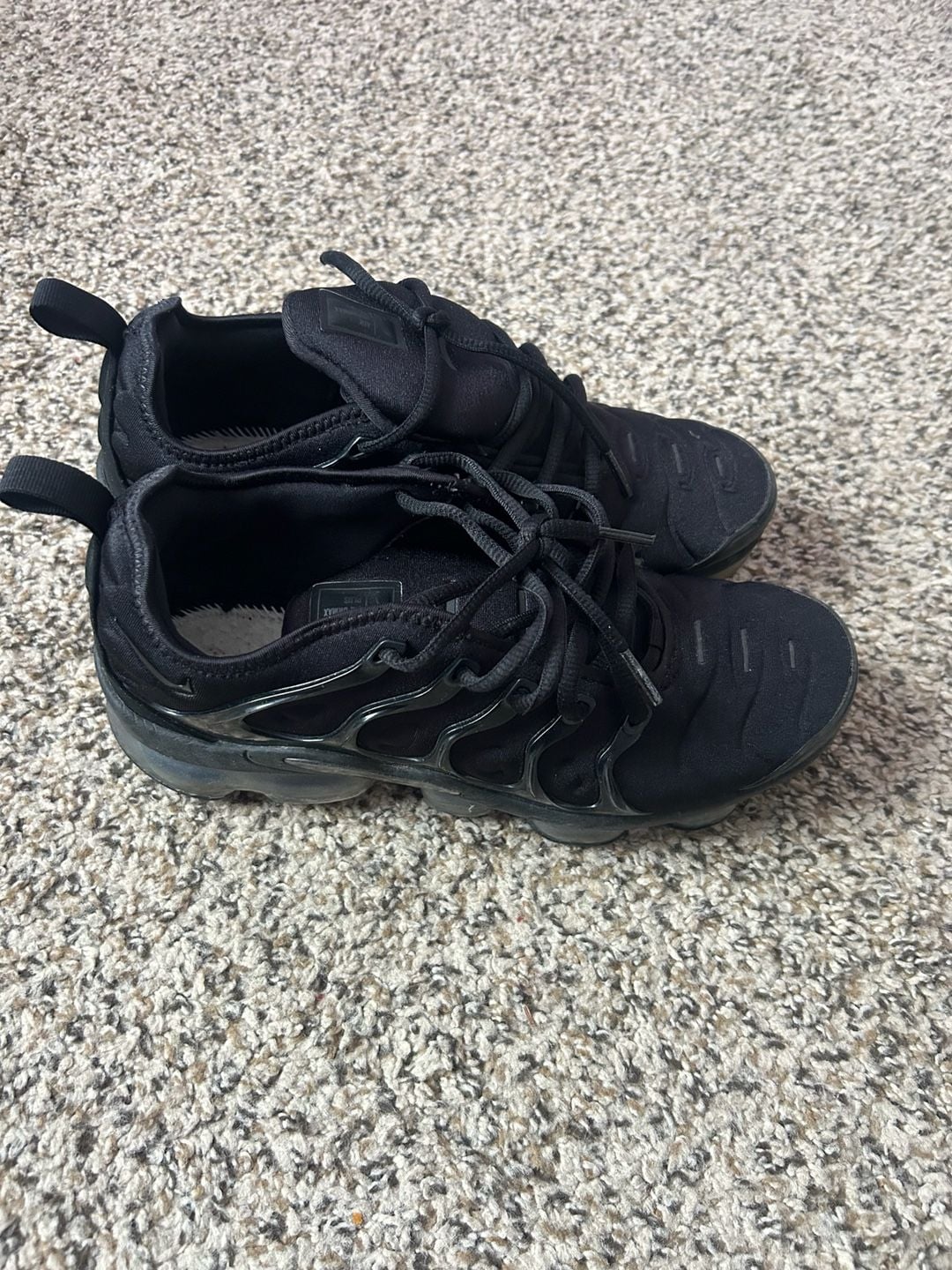 Nike Air Vapormax Plus Triple Black Sneakers 2