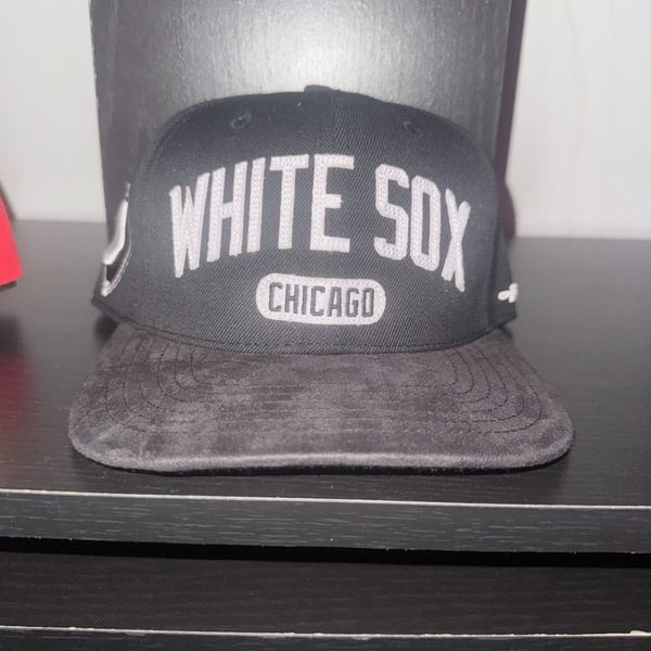 Pro Standard Chicago White Sox Corduroy Strapback Hat Black