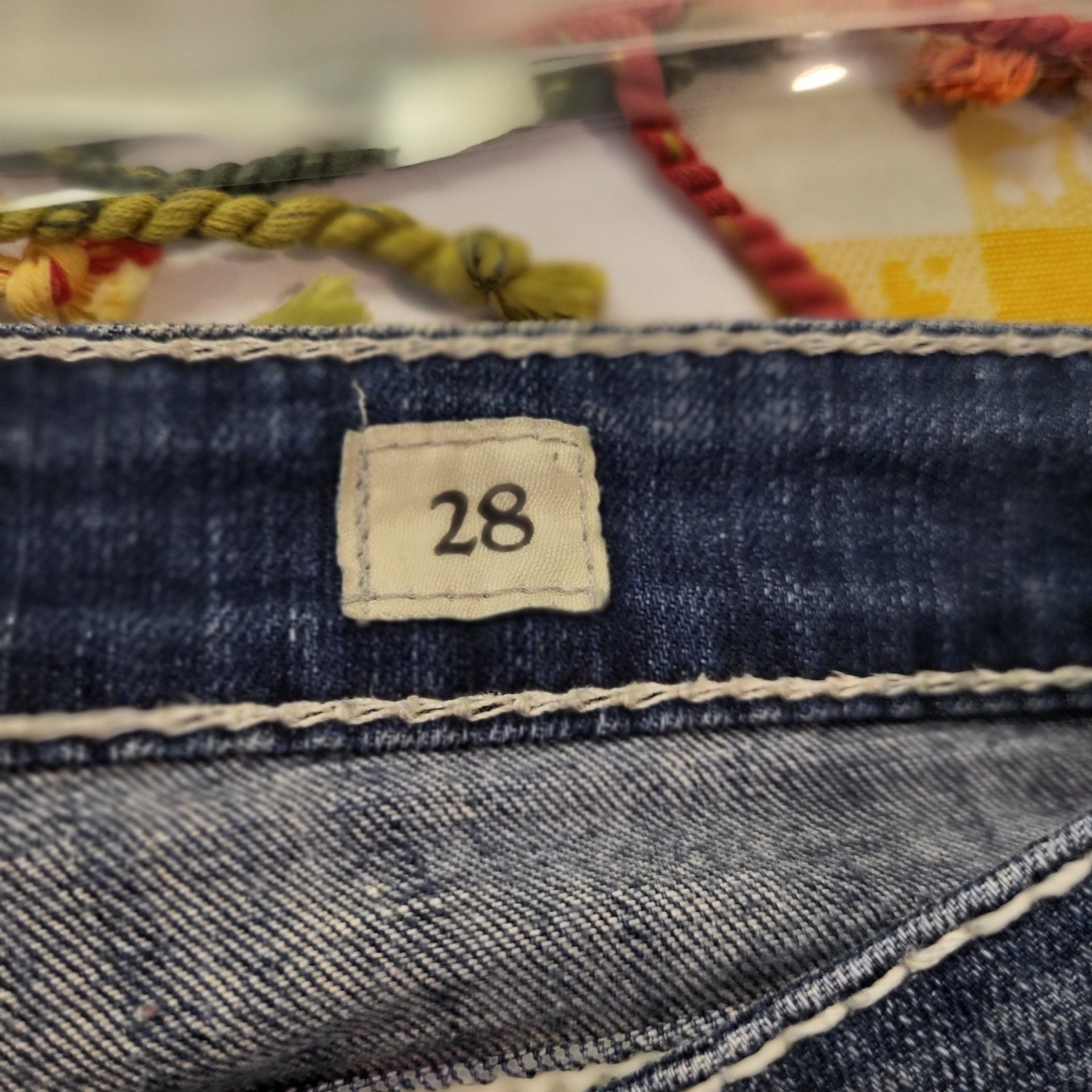 BKE Stella Cropped Jeans Size 28 Distressed Blue Denim Capri Cuffed 5