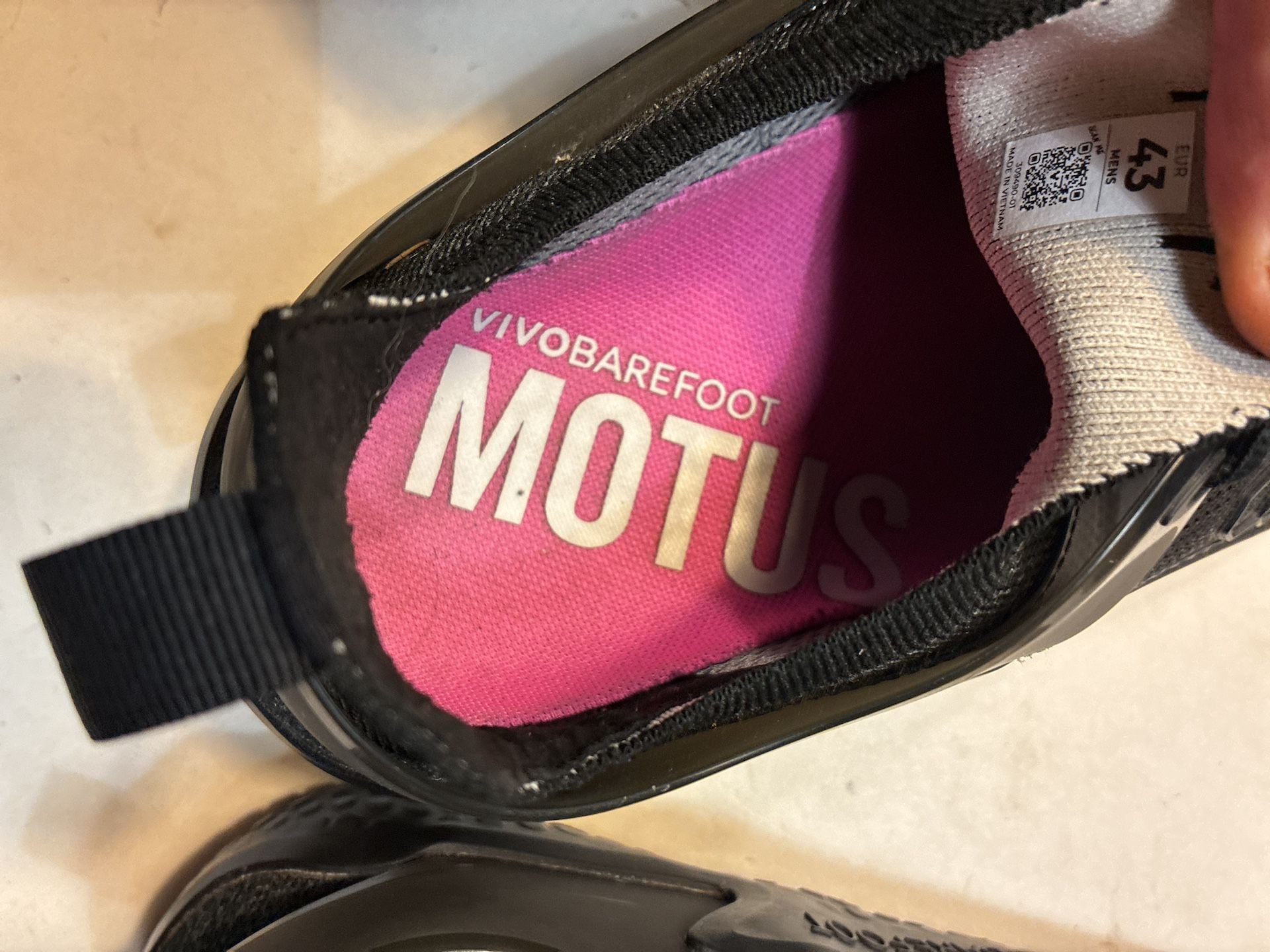 Vivobarefoot Motus Strength Black Cross Training Shoes 9