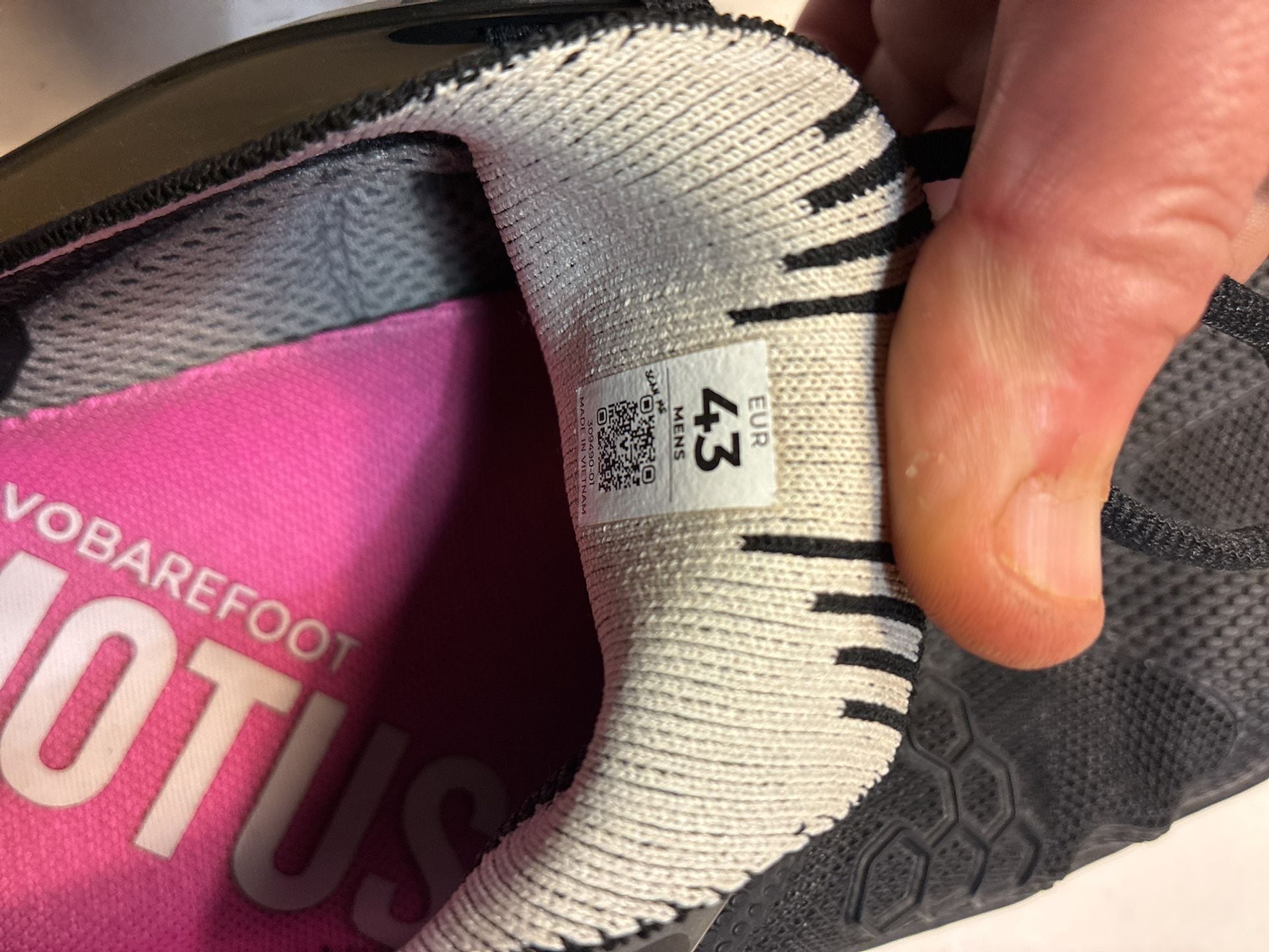 Vivobarefoot Motus Strength Black Cross Training Shoes 10