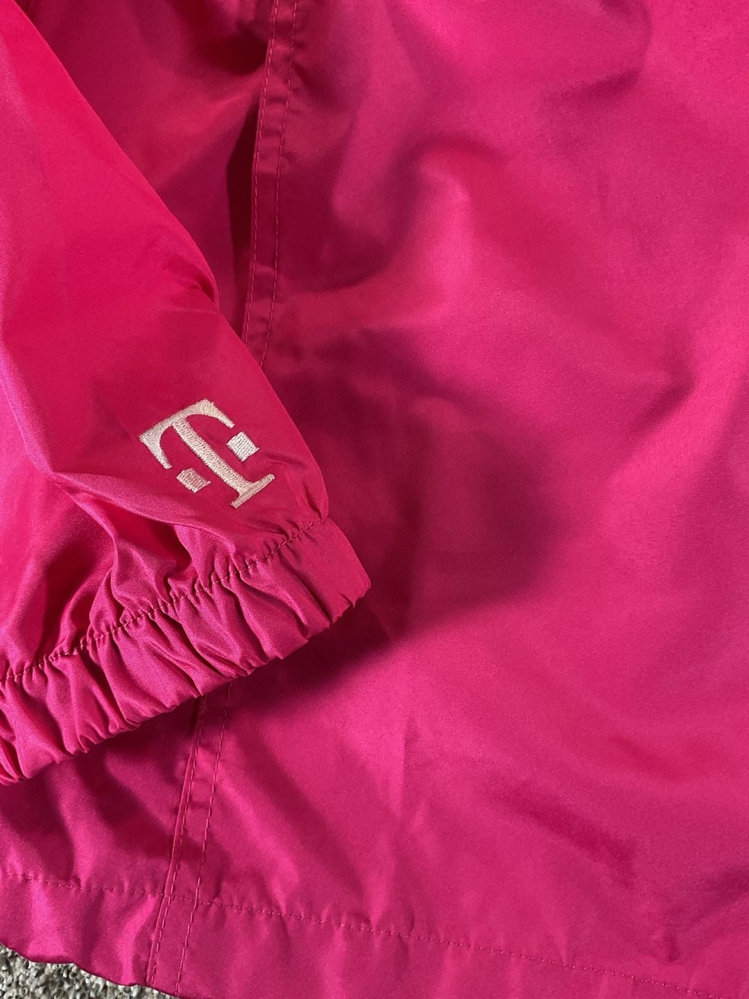 T-Mobile Anorak Wind Breaker Pullover Jacket Pink. Nice! 6
