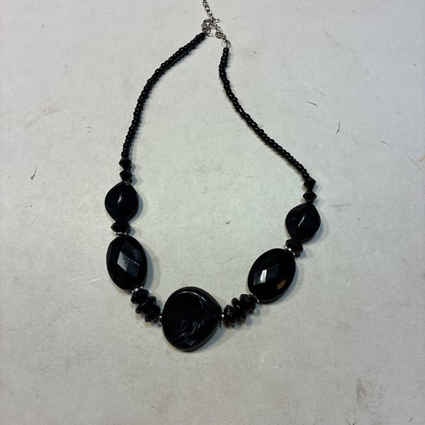 Unbranded Black Faceted Bead Statement Necklace Marbled Centerpiece