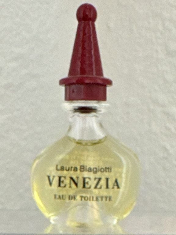 Rare discontinued Laura Biagiotti Venezia Eau de Toilette 5ml Miniature 2
