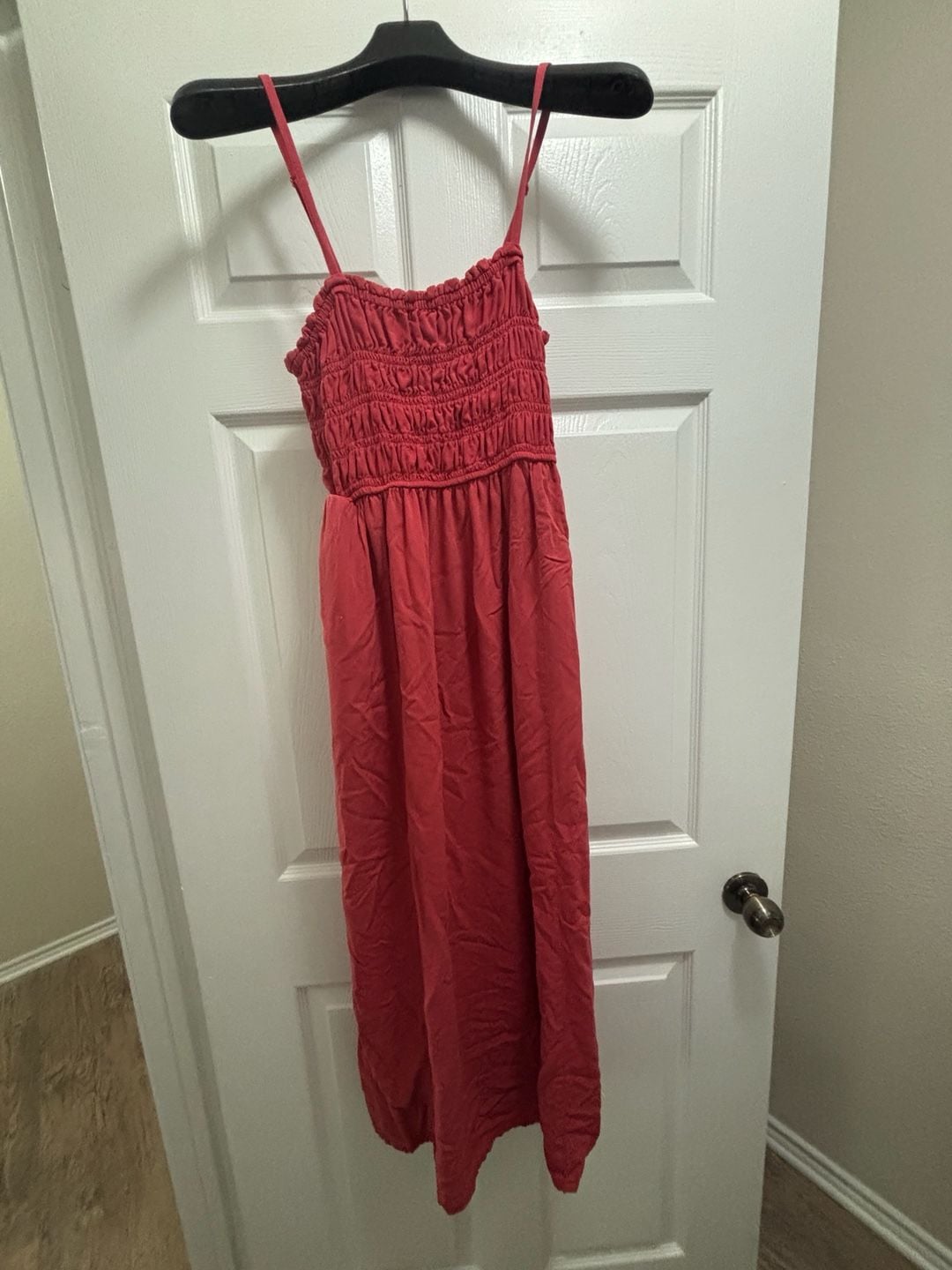 Old Navy Smocked Maxi Dress Size M Red Strappy Sleeveless 2