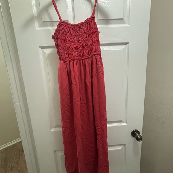Old Navy Smocked Maxi Dress Size M Red Strappy Sleeveless