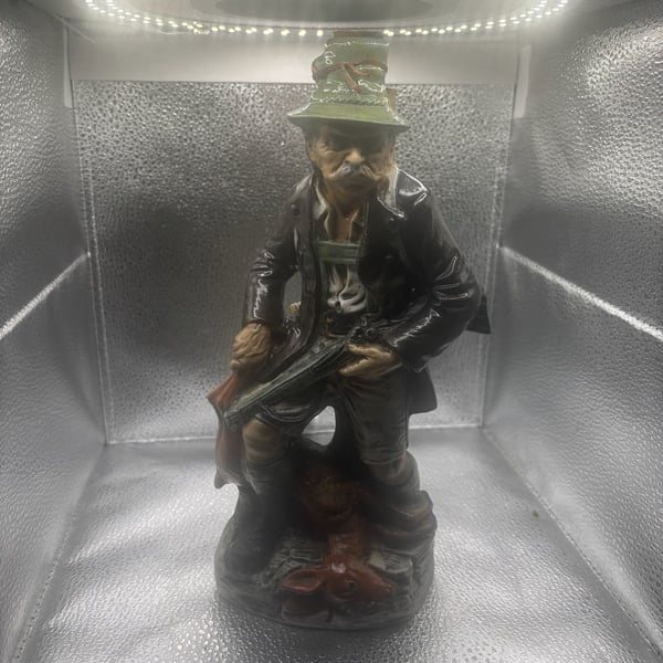 Vintage 1971's Mindestinhalt Hunter Ceramic Figurine Made in Italy Hend Painted