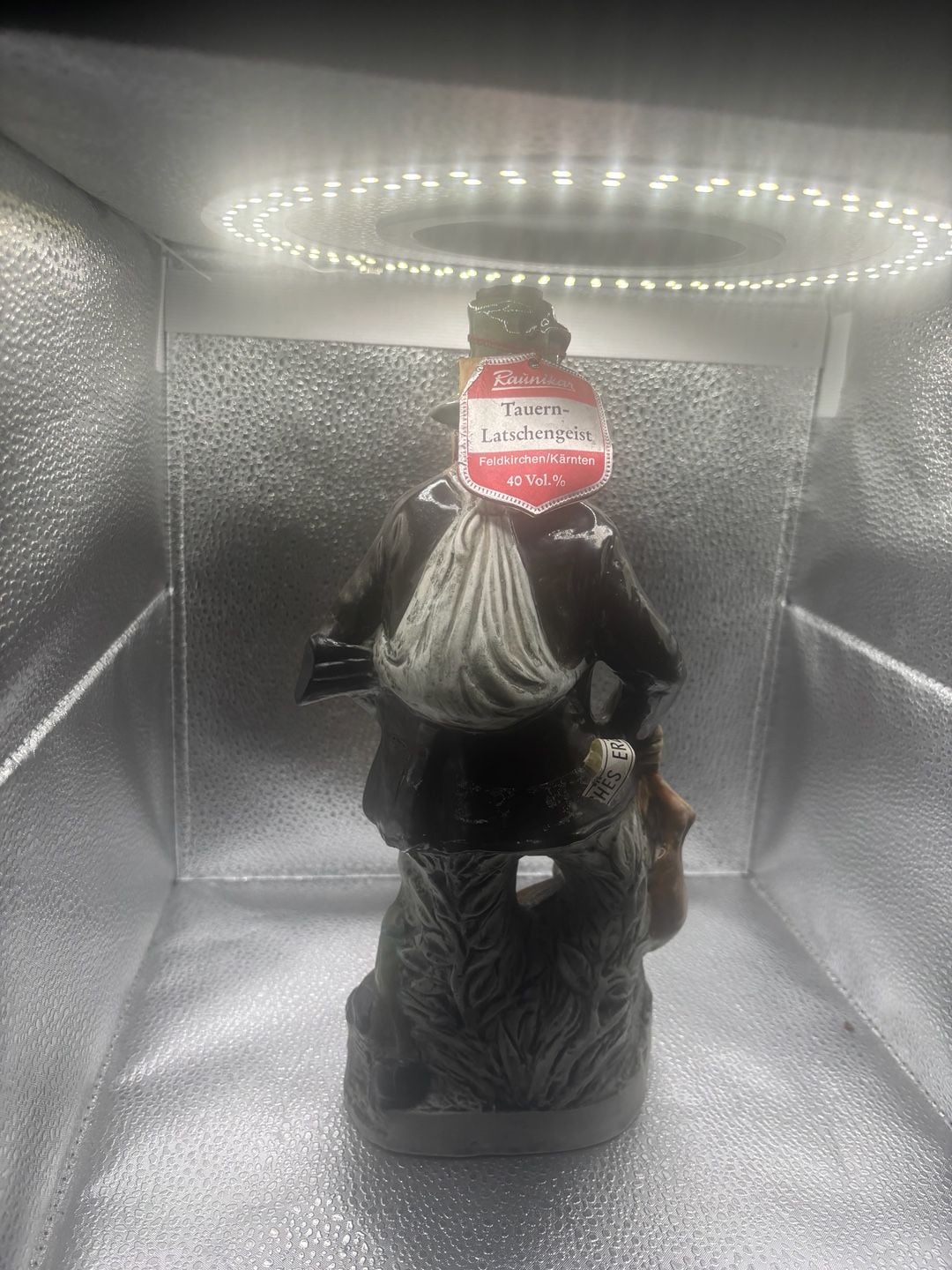 Vintage 1971's Mindestinhalt Hunter Ceramic Figurine Made in Italy Hend Painted 3