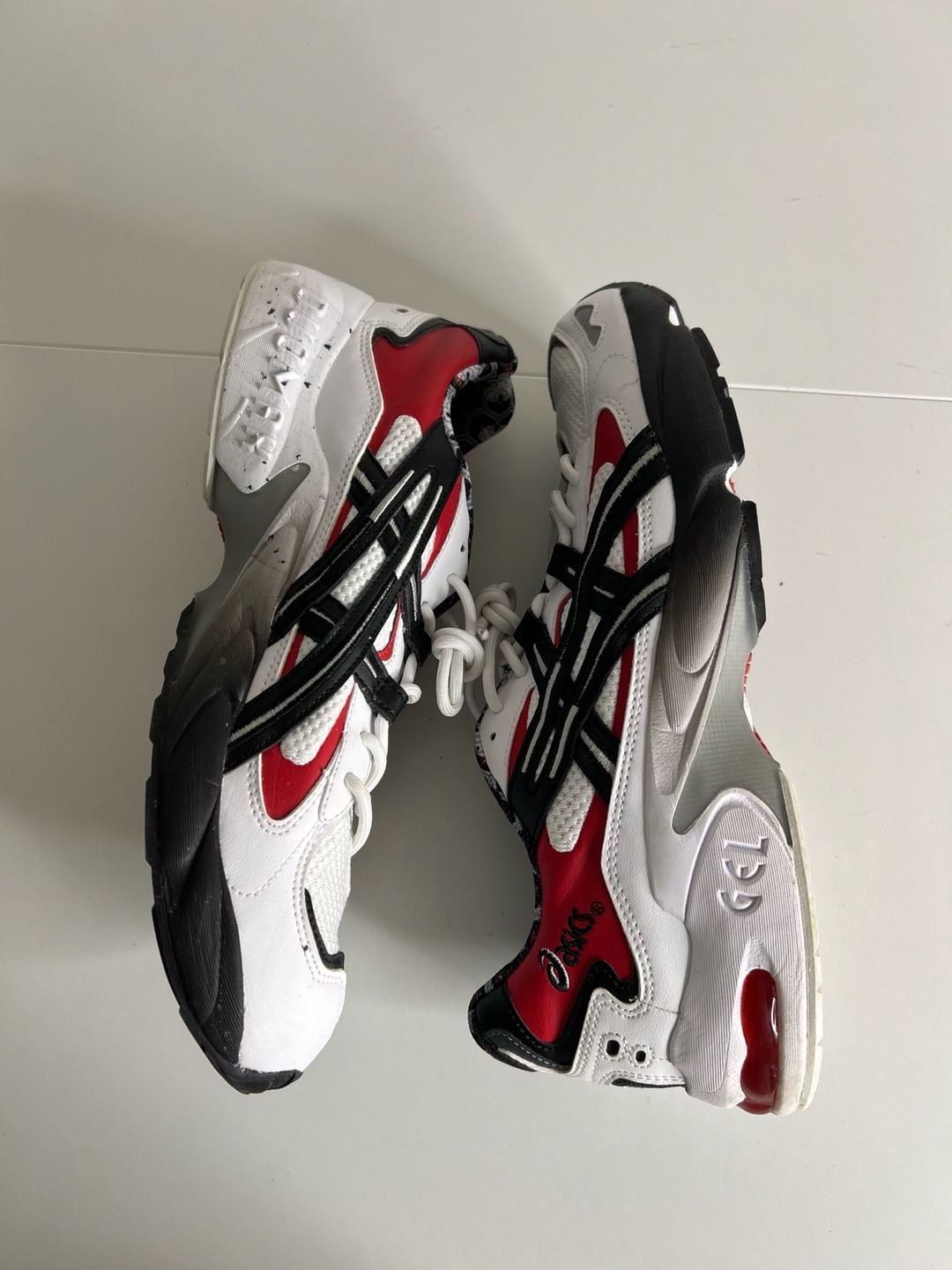 ASICS Gel-Kayano 5 OG White Black Red Sneakers 6