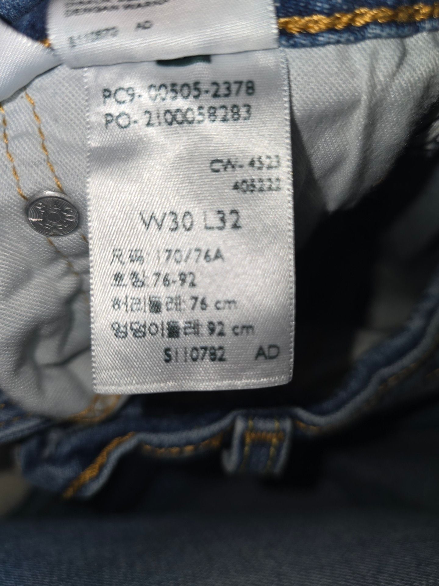 Levis 505 Regular Fit Jeans Size 30x32 Medium Wash Blue 3