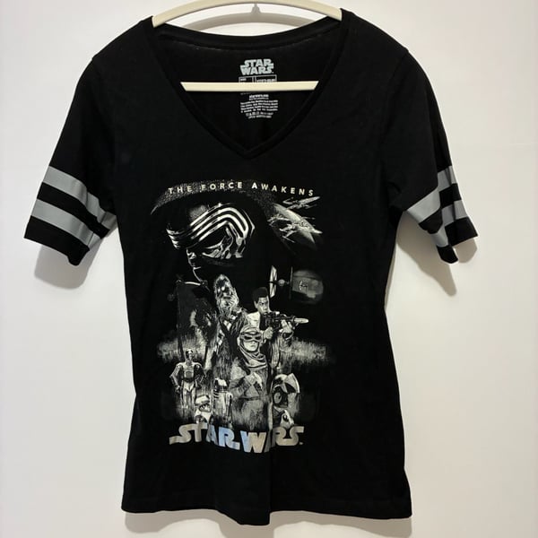 Star Wars The Force Awakens Graphic T-Shirt Size M Black V-Neck