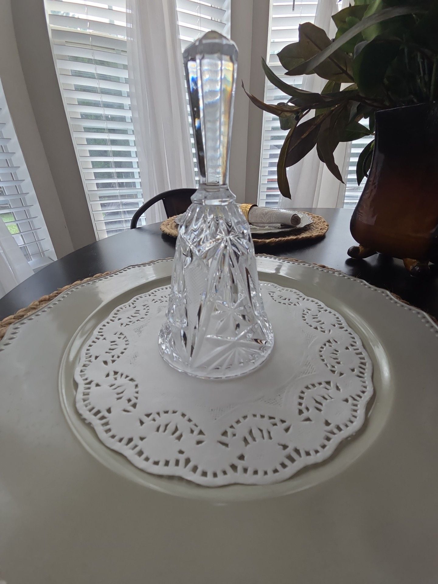 VTG ITALY CRYSTAL CLEAR CUT GLASS STAR FAN BEADED BELL 6 1/2" 1
