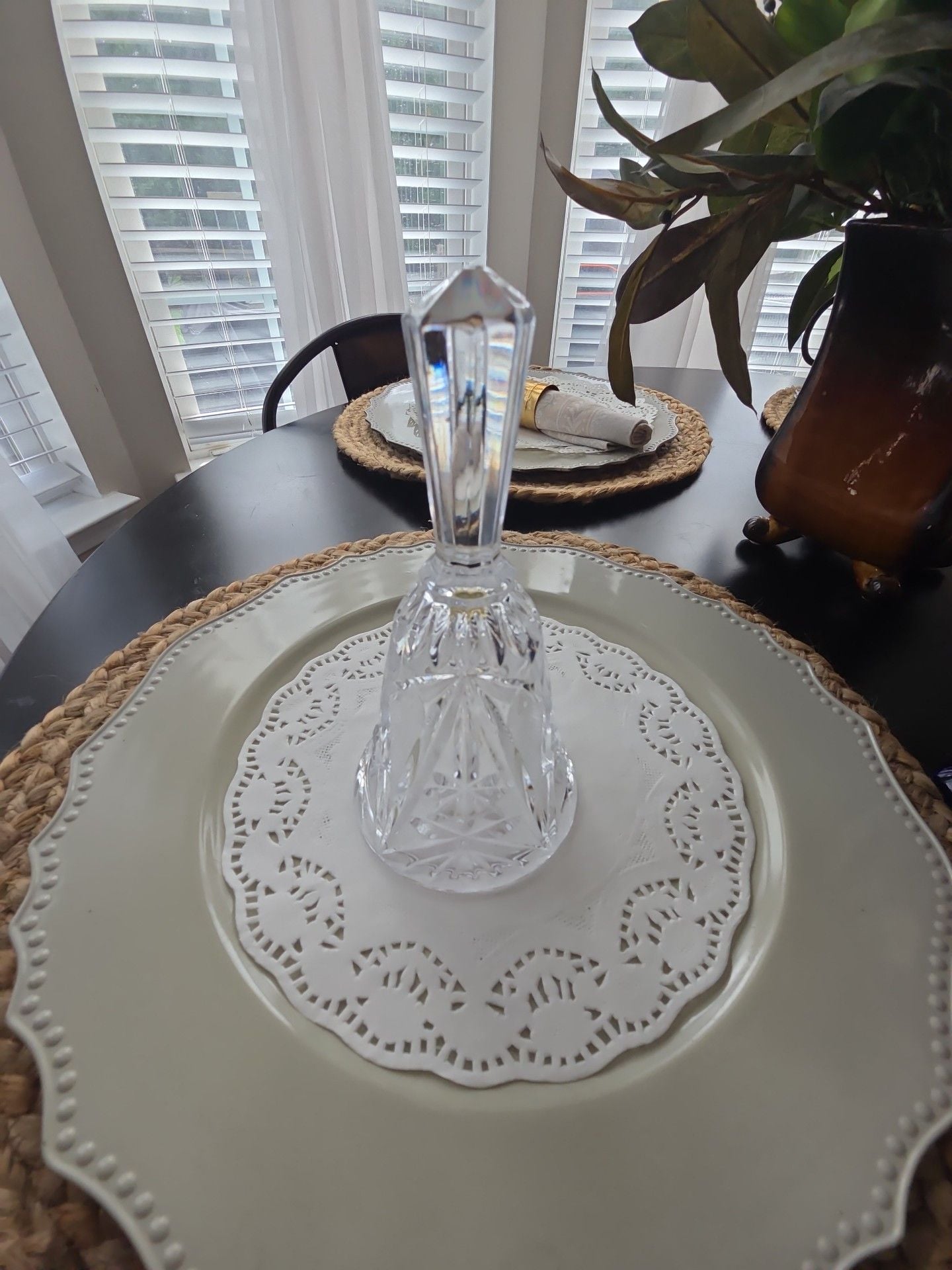 VTG ITALY CRYSTAL CLEAR CUT GLASS STAR FAN BEADED BELL 6 1/2" 3
