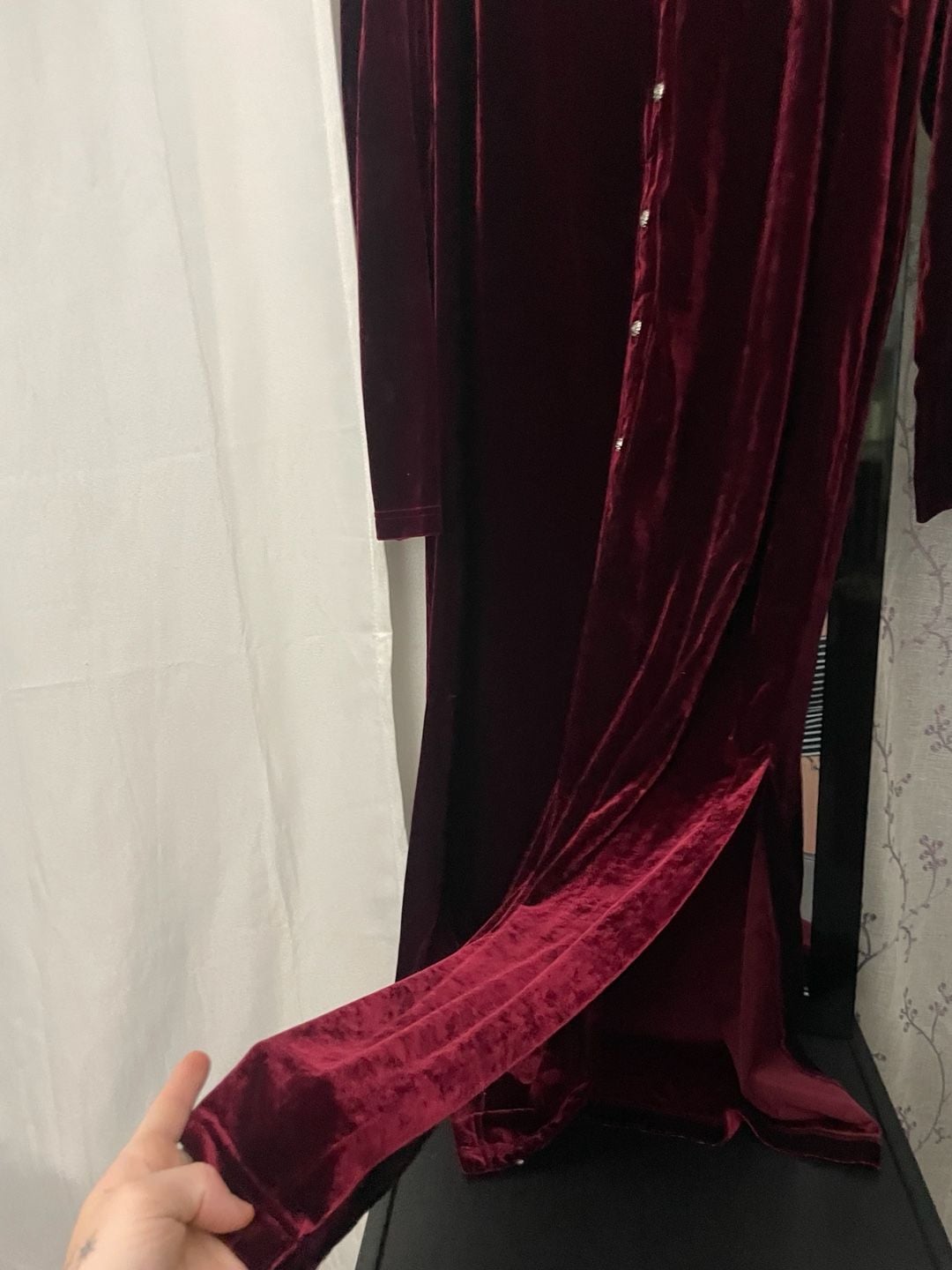 Ronni Nicole Velvet Dress Size 16 Burgundy Long Sleeve 7