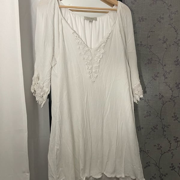Love Luscious Tunic Dress Size S White Lace V-Neck Boho Cover Up