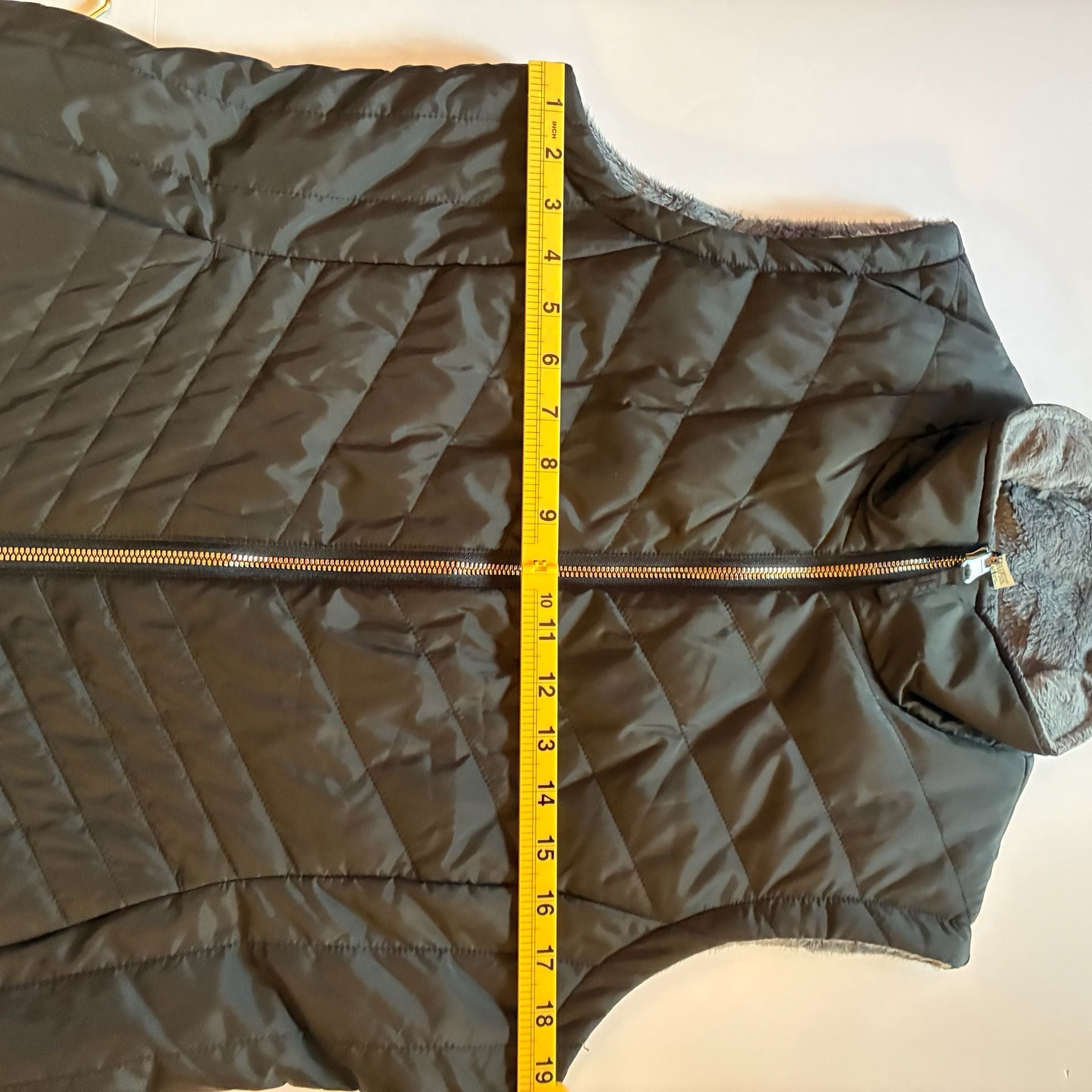 Free Country Quilted Vest Size M Black Faux Fur Lined 6