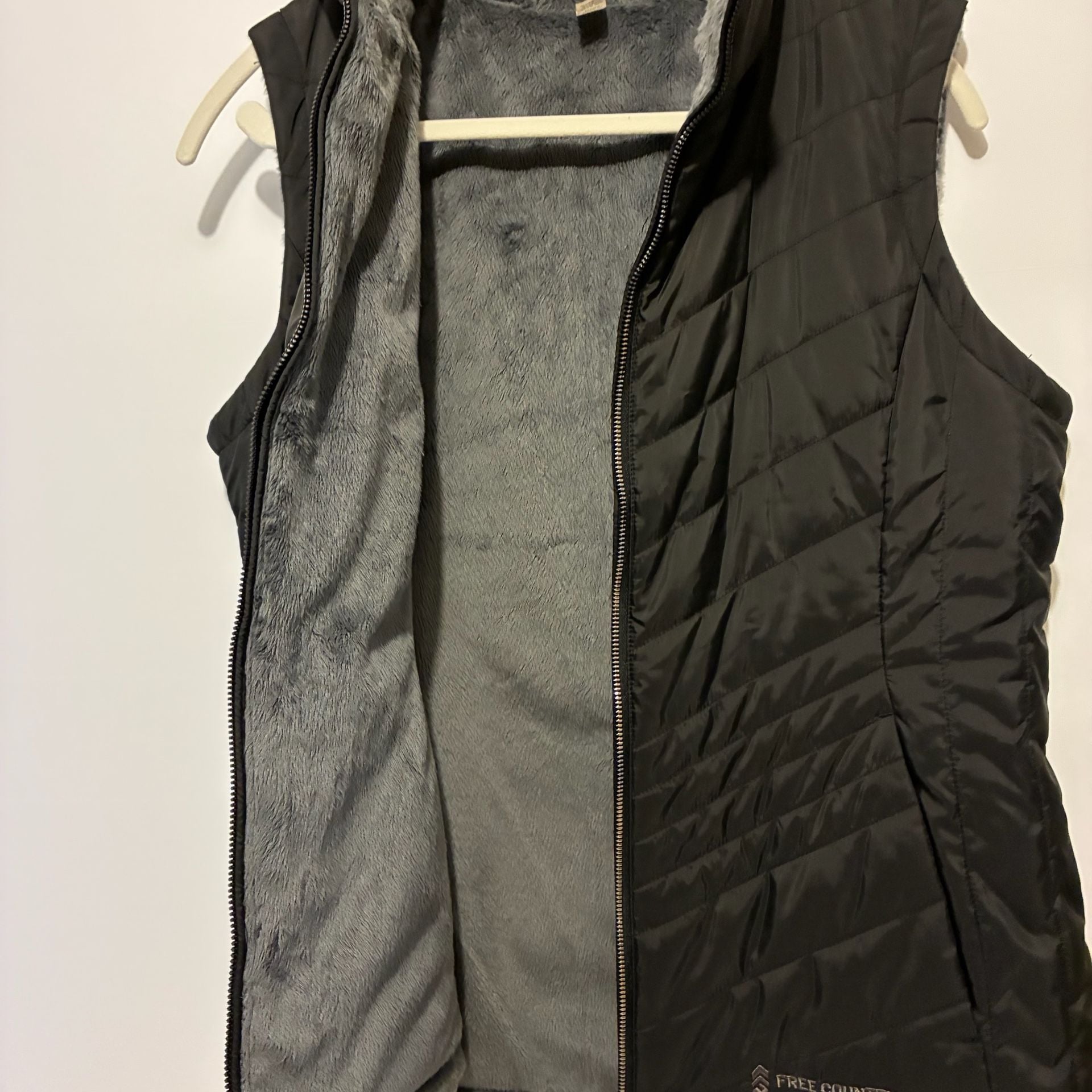 Free Country Quilted Vest Size M Black Faux Fur Lined 9